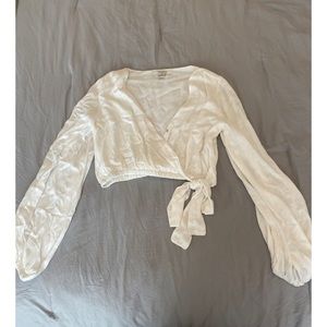 Forever 21 White Bubble Sleeve Crop Top